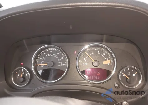 2014 Jeep Compass Latitude z USA, uszkodzony, nr VIN 1C4NJDEB0ED664755